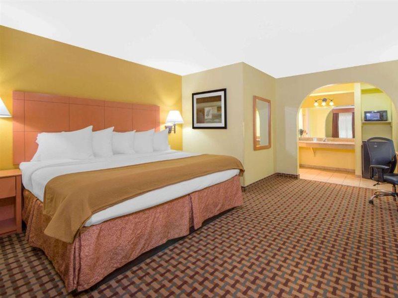 Days Inn By Wyndham Lubbock South Exterior foto
