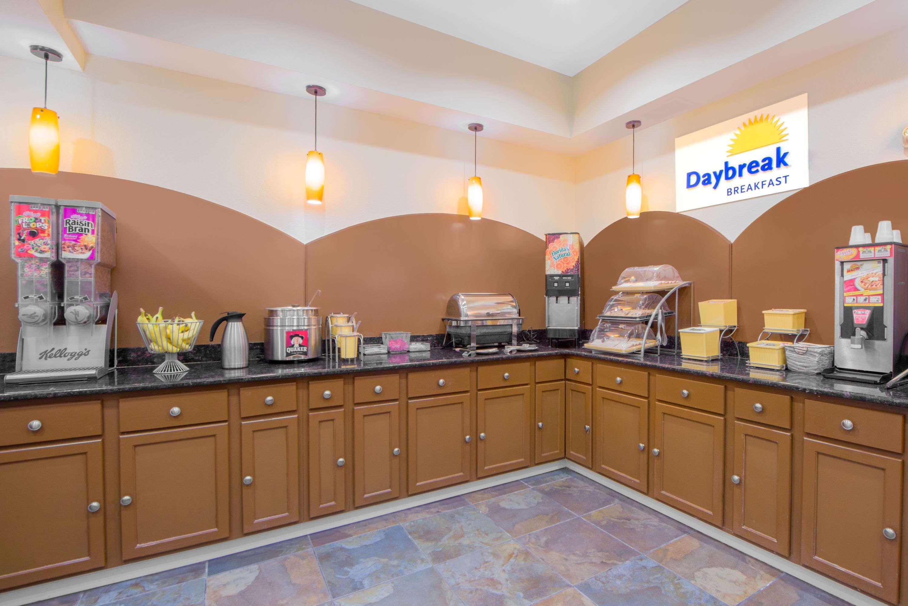 Days Inn By Wyndham Lubbock South Exterior foto